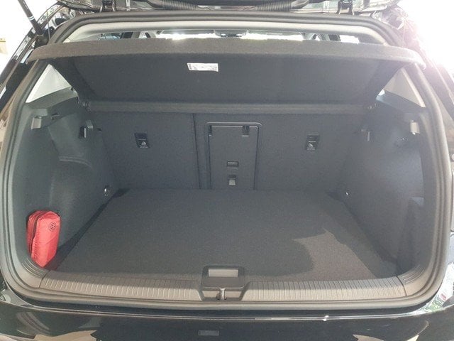 VW Golf VIII Lim. Life *LED*NAVI*SHZ* Navi SHZ PDC LM