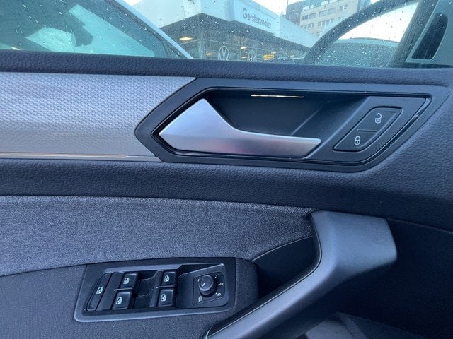 VW Touran 1.5TSI DSG Move *7-SITZER*AHK*NAVI*RFK*