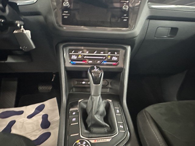 VW Tiguan 4Motion Elegance *MATRIX*NAVI*SHZ*ACC* PDC  LM