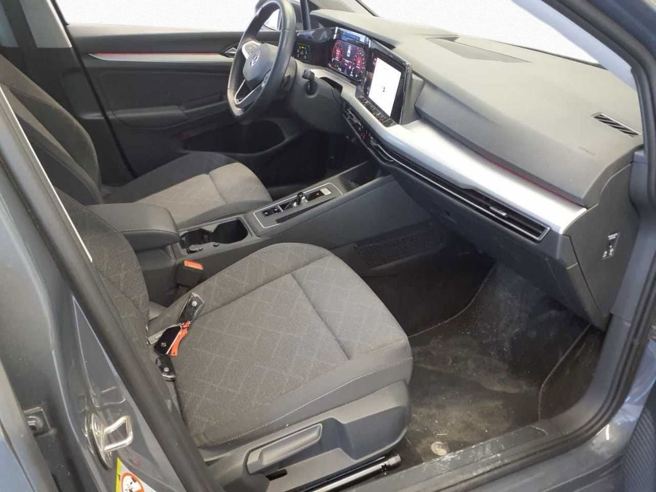 VW Golf VIII Lim. Life *AHK*LED*NAVI*SHZ* Navi LED SHZ PDC