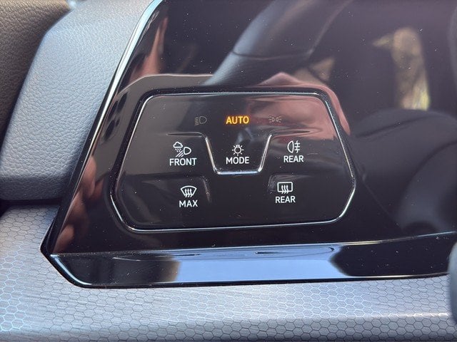VW Golf VIII GTI 2.0 TSI DSG Clubsport *LED*NAVI* Navi PDC Kam. SHZ