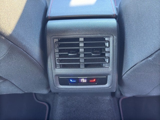VW Golf VIII GTI 2.0 TSI DSG *LED*NAVI*ACC*SZH*DWA* Navi DynLicht ParkAss KeyLess