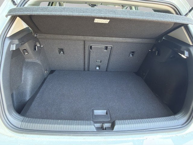 VW Golf VIII 2.0 TDI Life *LED*RFK*ACC*NAVI*SZH* AHK Navi ACC DynLicht Kam.