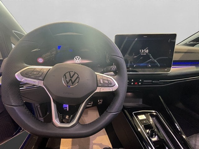 VW Golf VIII Variant 2.0 TSI 4MOTION DSG R-Line