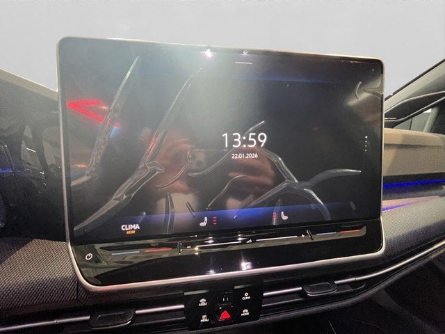VW Golf VIII Variant 2.0 TSI 4MOTION DSG R-Line