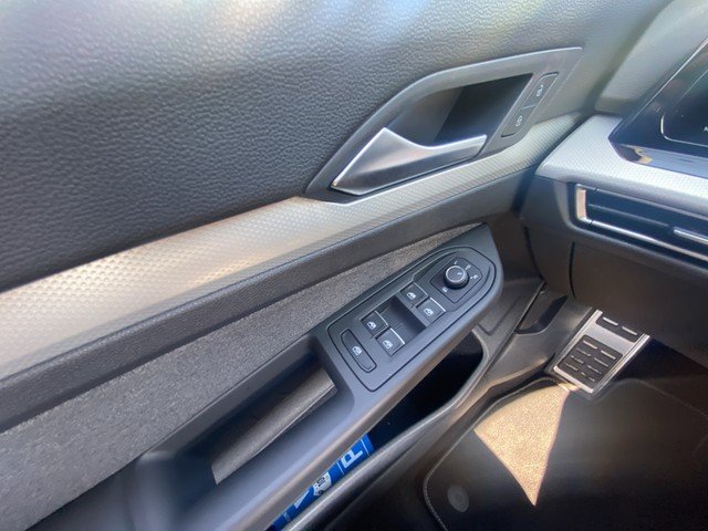 VW Golf VIII Variant 1.5 TSI DSG Move *LED*NAVI*ACC LED Navi  ACC
