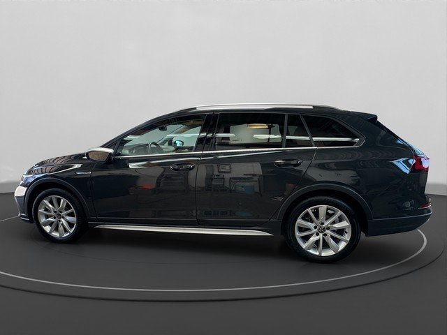 VW Golf VIII Variant Alltrack 2.0 TDI DSG 4Motion Virtual