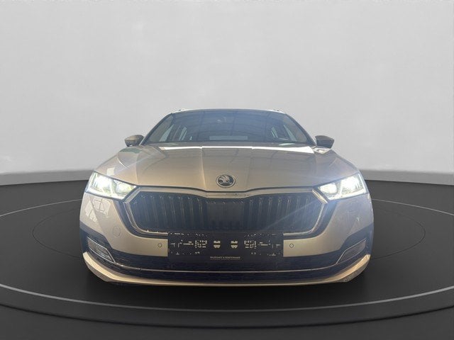 Skoda Octavia Combi 2.0 TDI DSG Style *LED*AHK*ACC* Akustikglas ACC HUD
