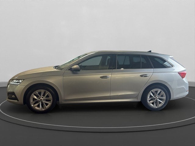 Skoda Octavia Combi 2.0 TDI DSG Style *LED*AHK*ACC* Akustikglas ACC HUD